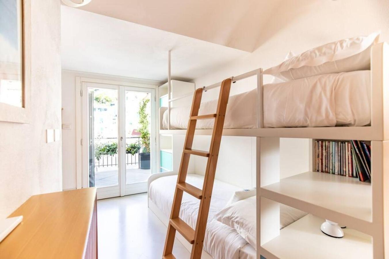 Carattino 12 Idyllic Seafront Retreat Apartment Вернаца Екстериор снимка