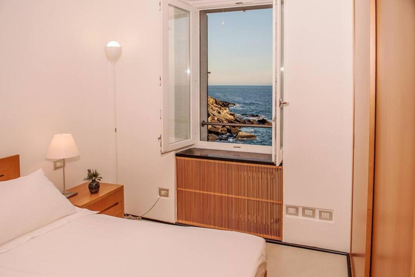 Carattino 12 Idyllic Seafront Retreat Apartment Вернаца Екстериор снимка