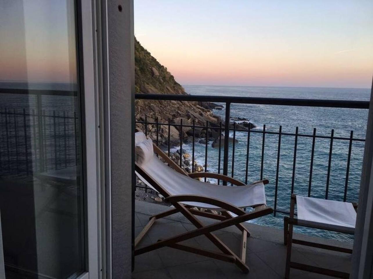 Carattino 12 Idyllic Seafront Retreat Apartment Вернаца Екстериор снимка